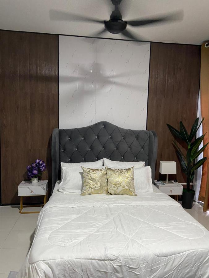 Cheerfull3 Bedroom Townhouse Terrace Kampung Dengkil Exterior photo